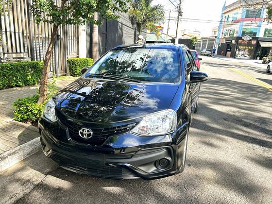 TOYOTA ETIOS 1.5 X PLUS 16V FLEX 4P AUTOMÁTICO